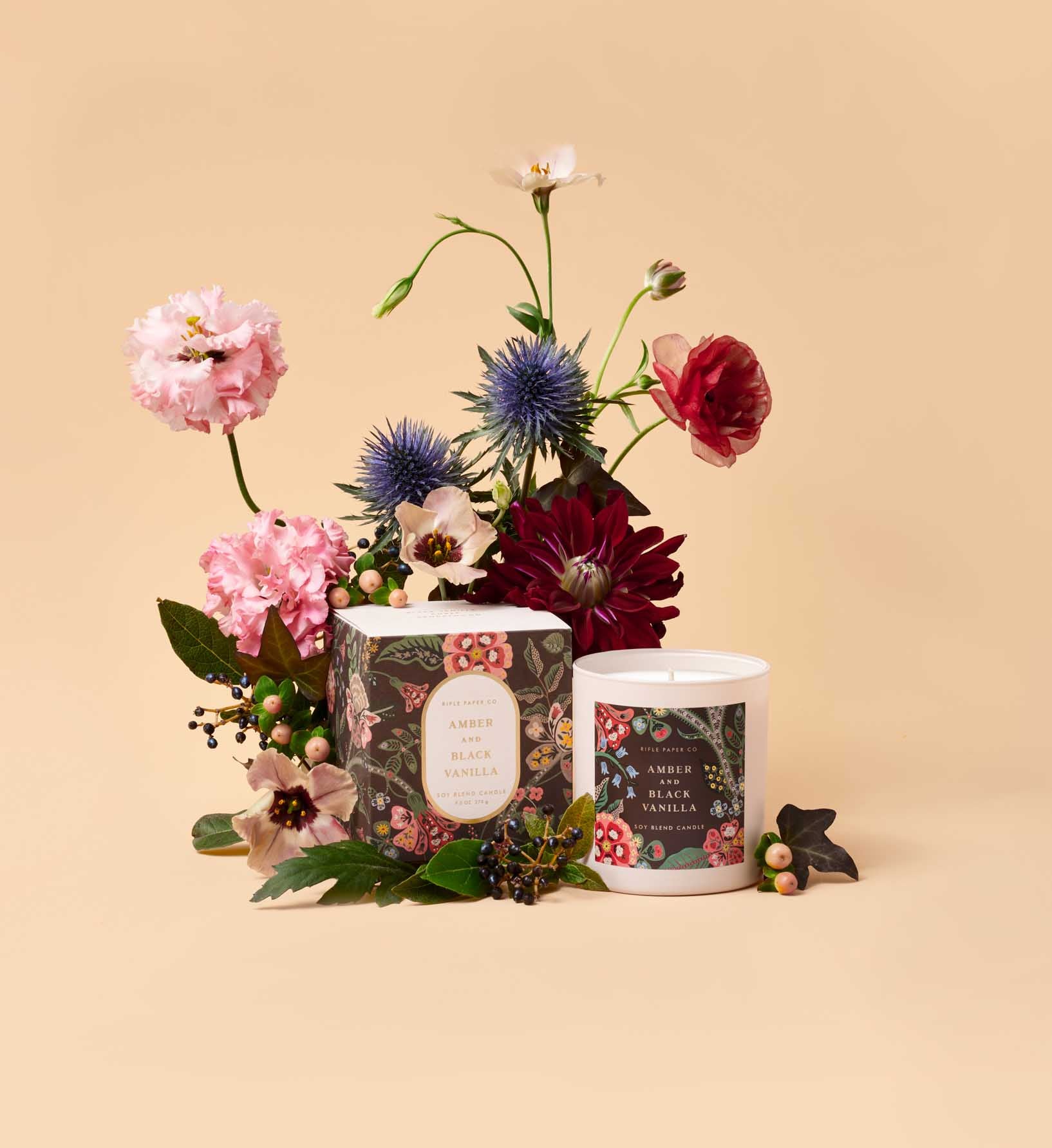 9.5 oz Candle - Amber and Black Vanilla - Image 2