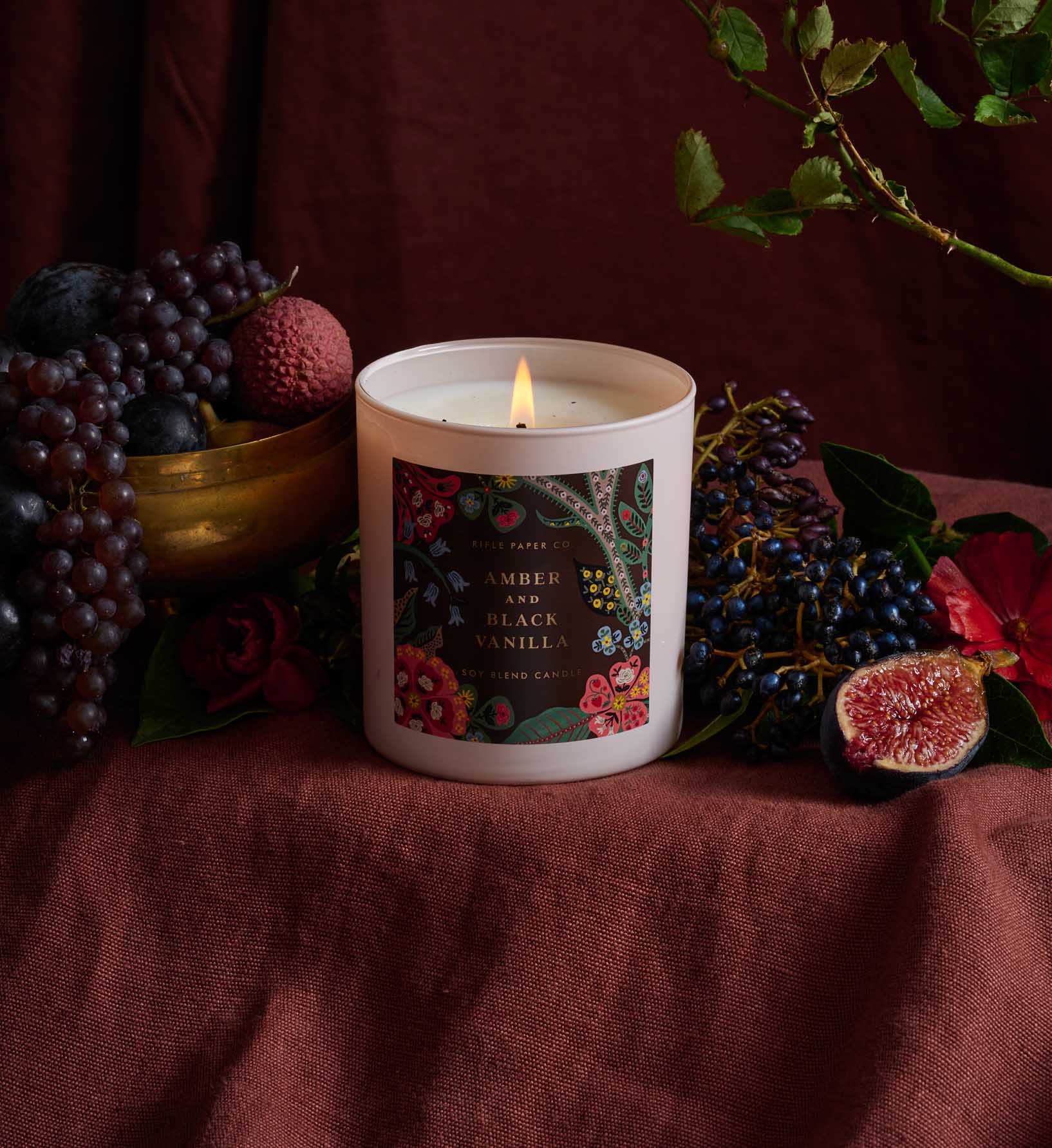 9.5 oz Candle - Amber and Black Vanilla - Image 3