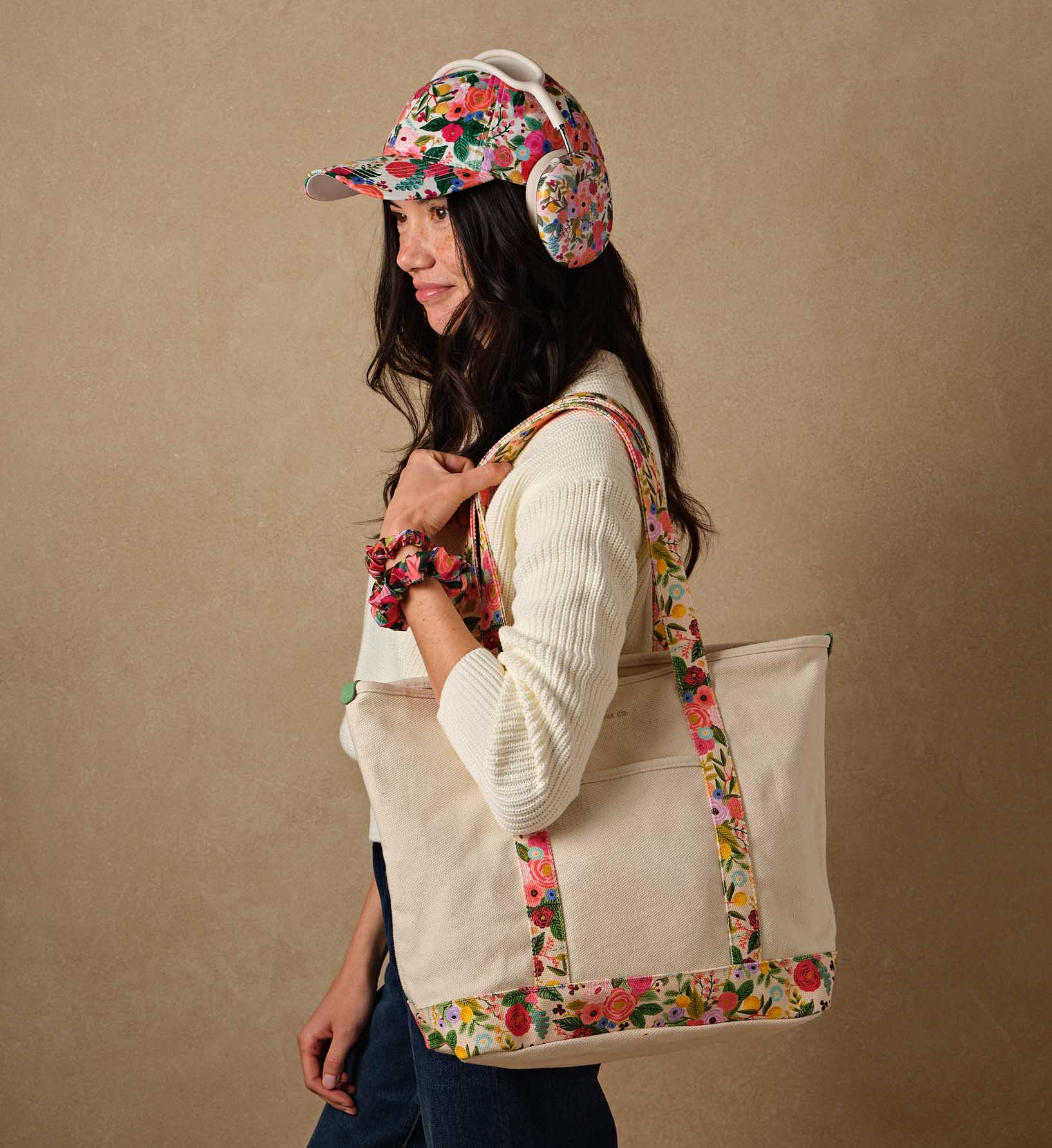 AirPods Max Case - Garden Party - Image 2