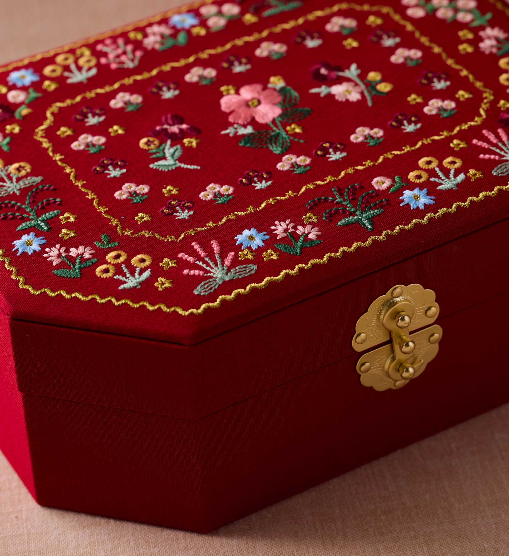 Embroidered Jewelry Box - Gemma - Image 3