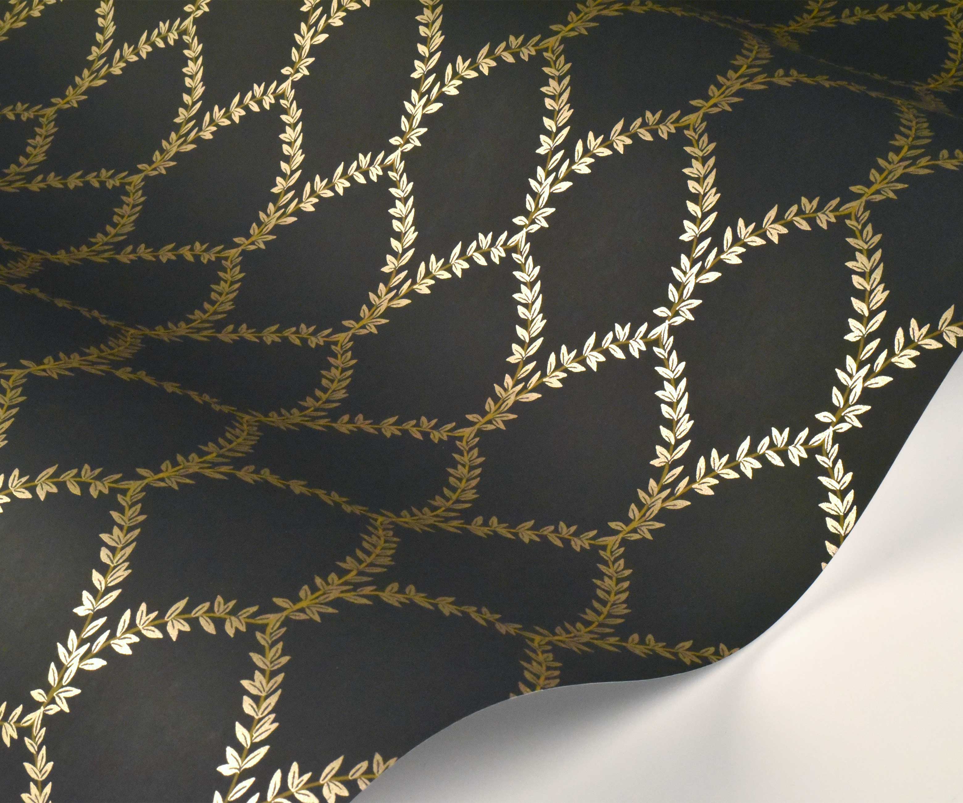 Laurel Wallpaper - Metallic Gold & Black - Image 4