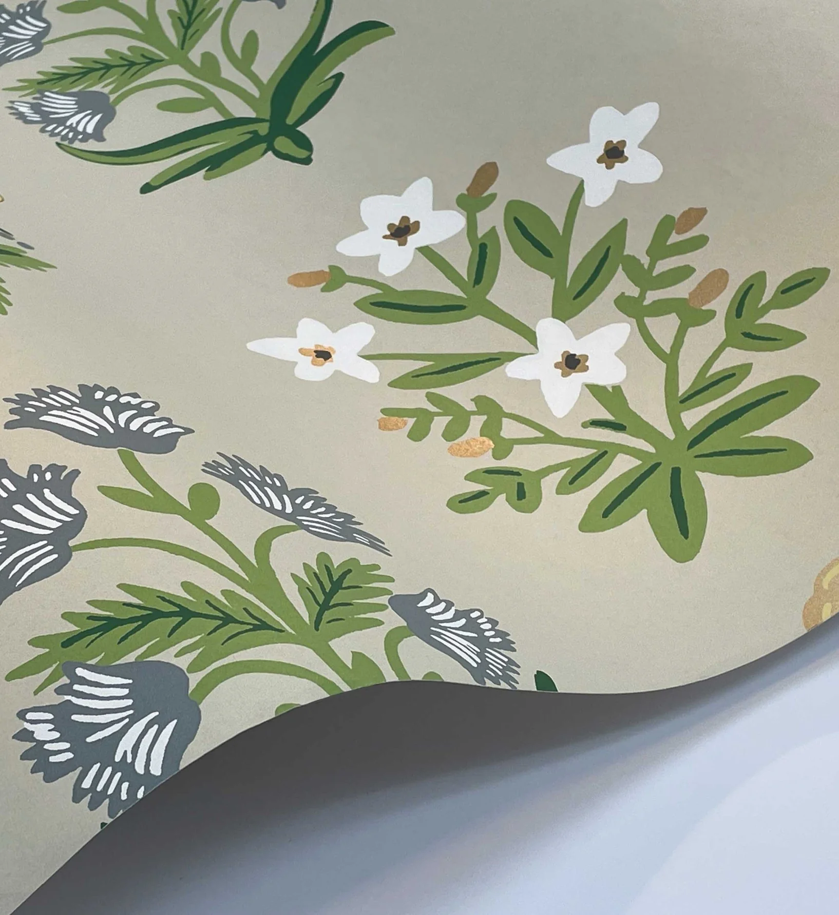 Mughal Rose Wallpaper - Linen - Image 4