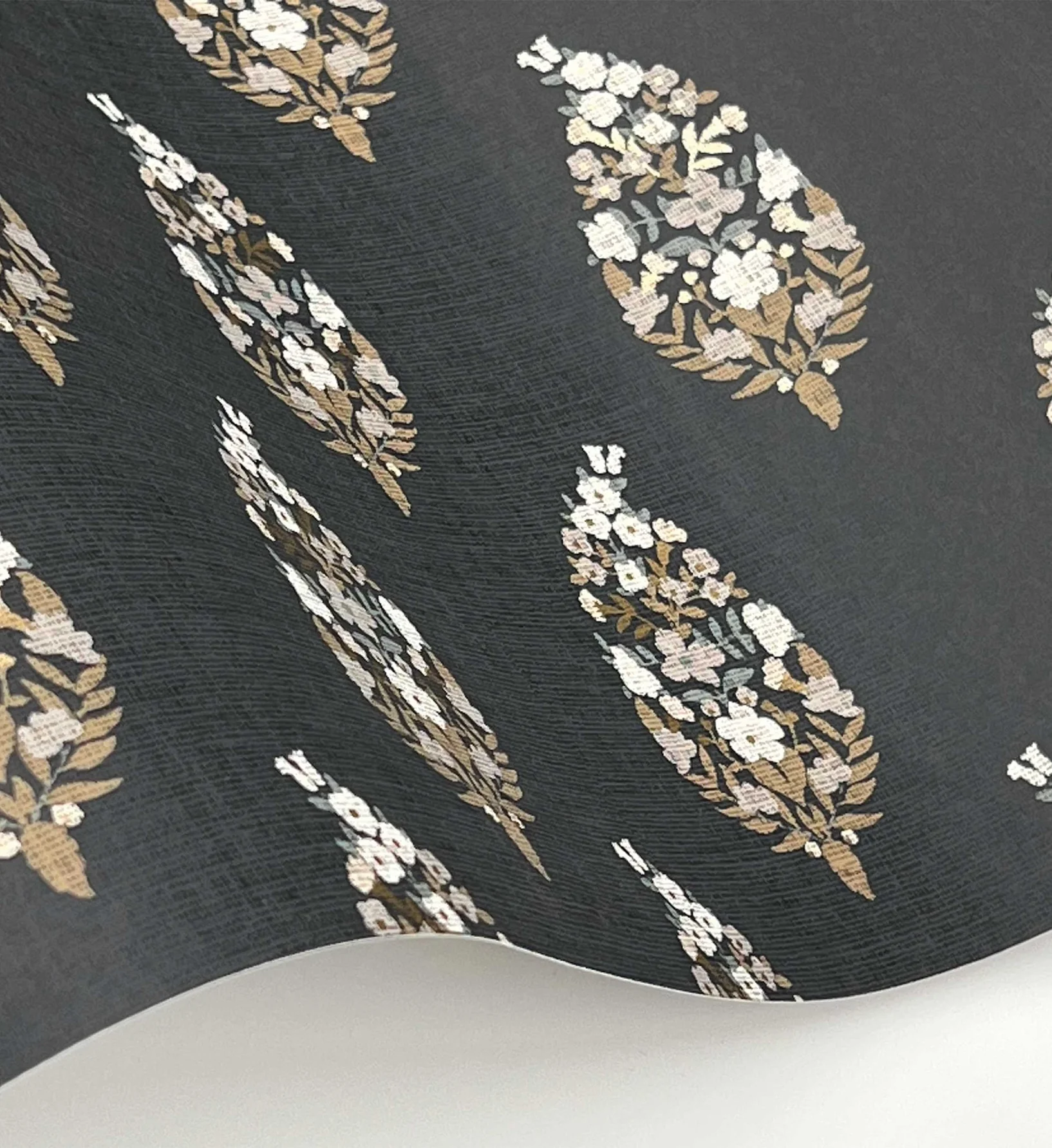 Paisley Wallpaper - Black - Image 4