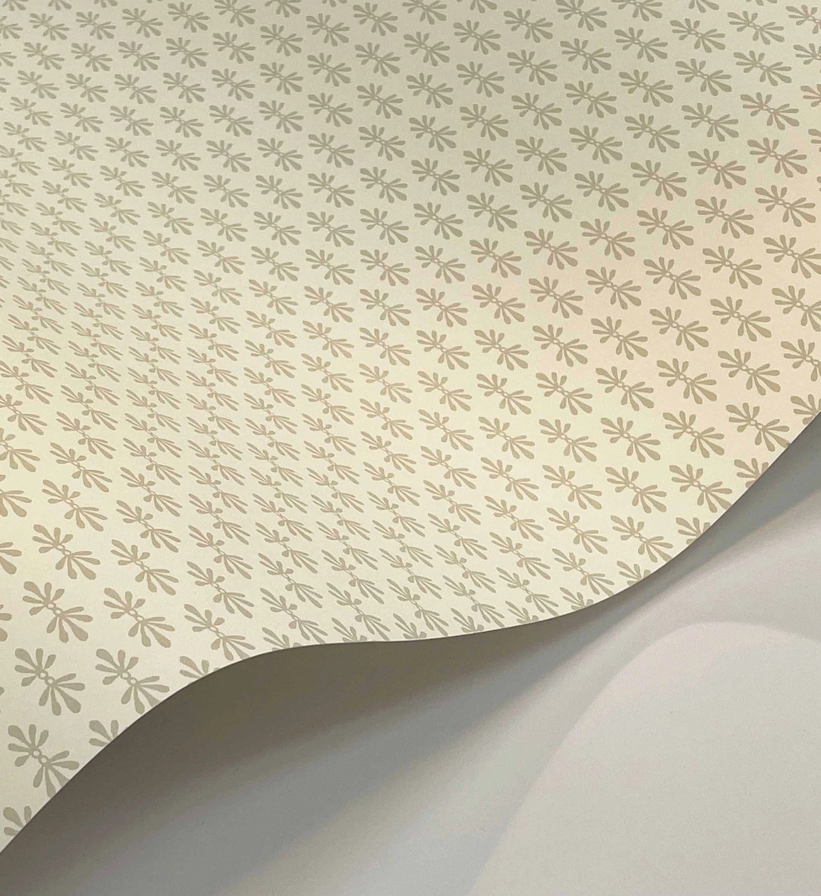 Petal Wallpaper - White & Linen - Image 4